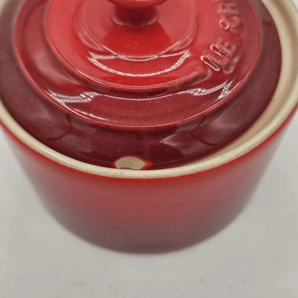 Le Creuset Lidded Sugar Bowl Red Cerise Ombre Stoneware **DAMAGED - Picture 3 of 7